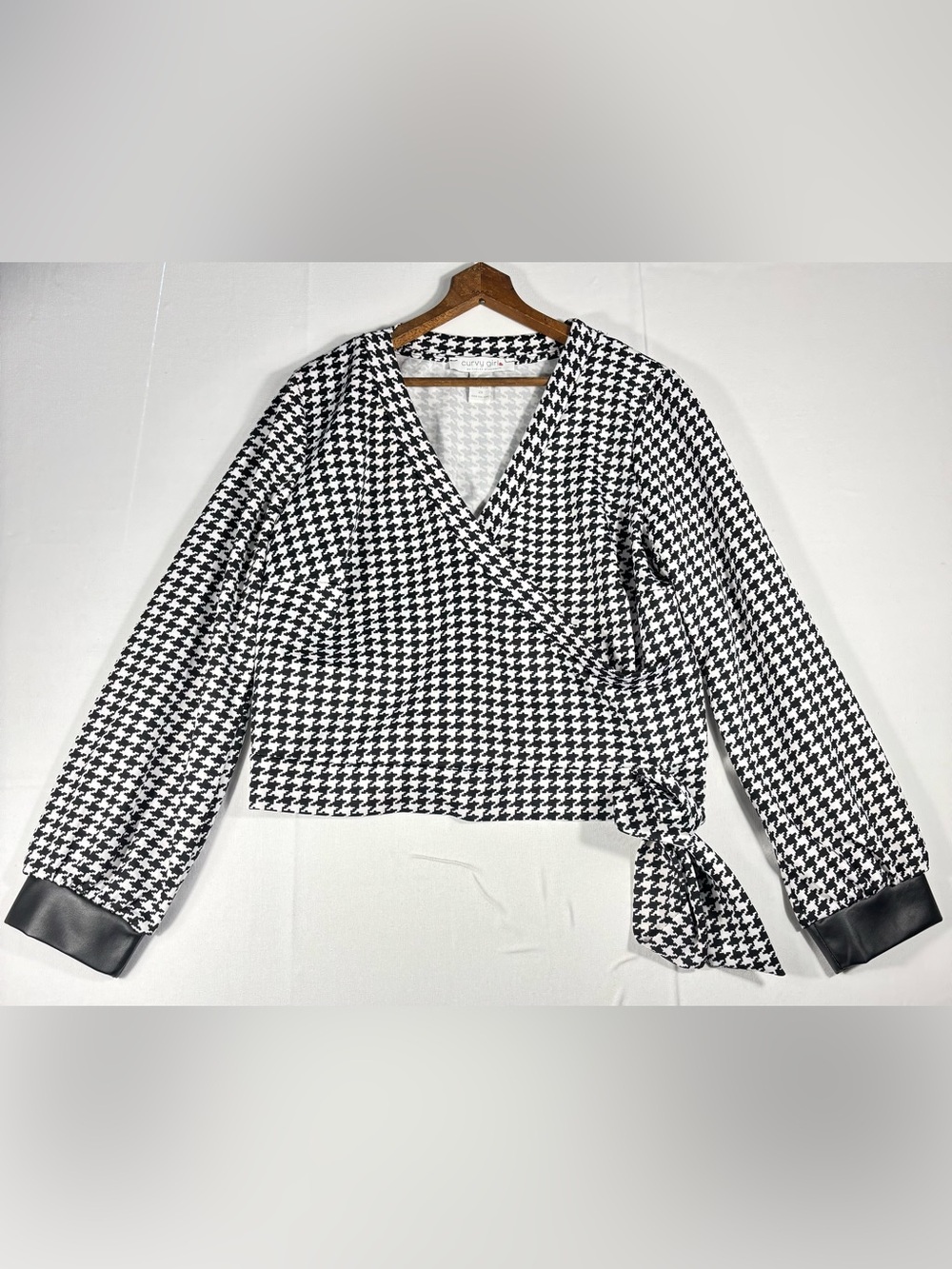Curvy Girl Ashley Stewart Women's 2X Black & White Houndstooth Wrap Top with Tie